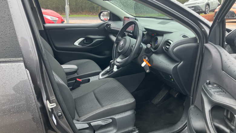 Toyota Yaris 1.5 Hybrid Design 5dr CVT Hybrid Hatchback